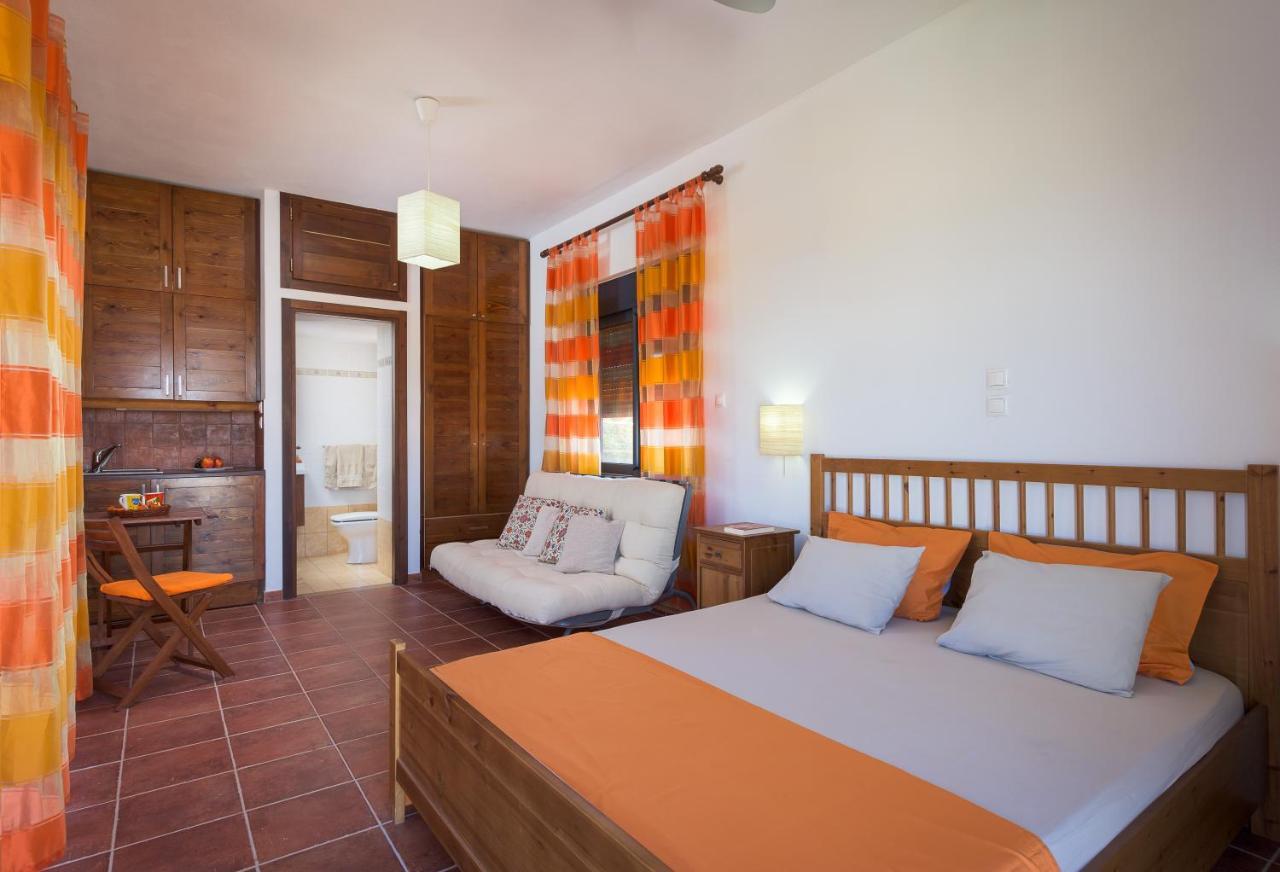 Cristelia Seafront & Pool Villa Lachania  Exterior photo