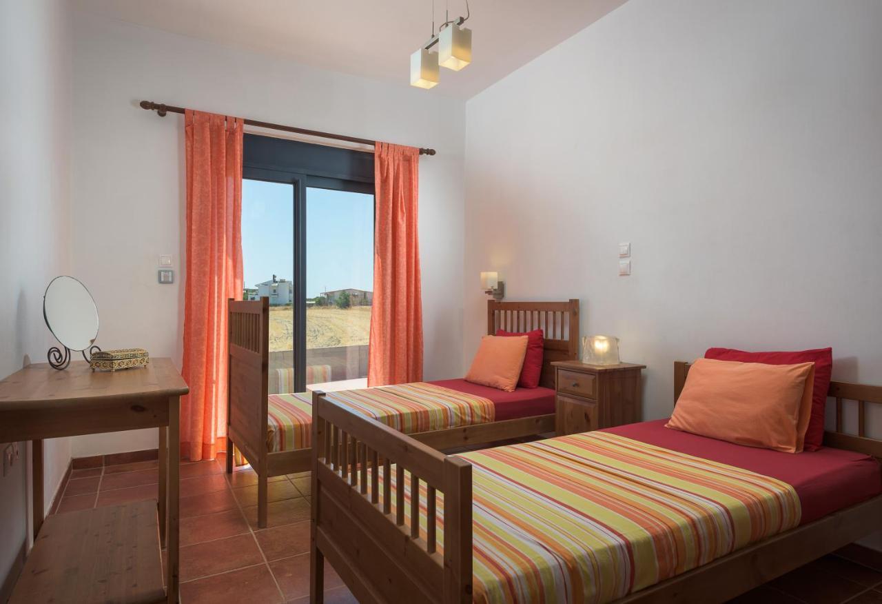 Cristelia Seafront & Pool Villa Lachania  Exterior photo